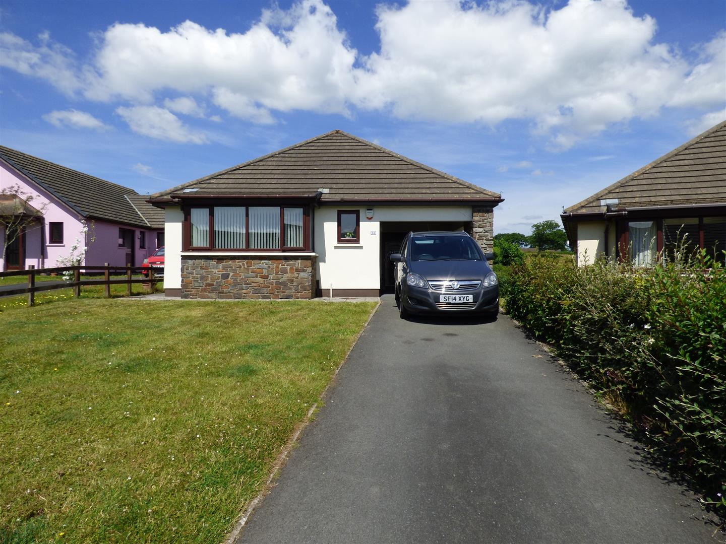 Dol Y Dderwen, Llangain, Carmarthen BJP Residential